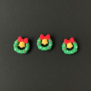 マットなクリスマスリースのデコパーツ