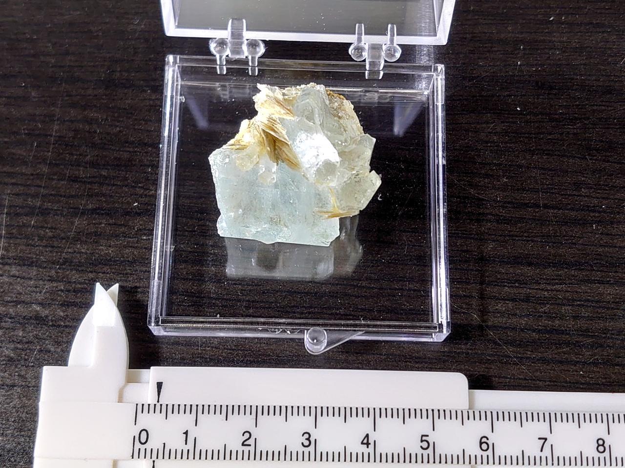 アクアマリン結晶(パキスタン産) | CarryLack(鉱物・化石・天然石)