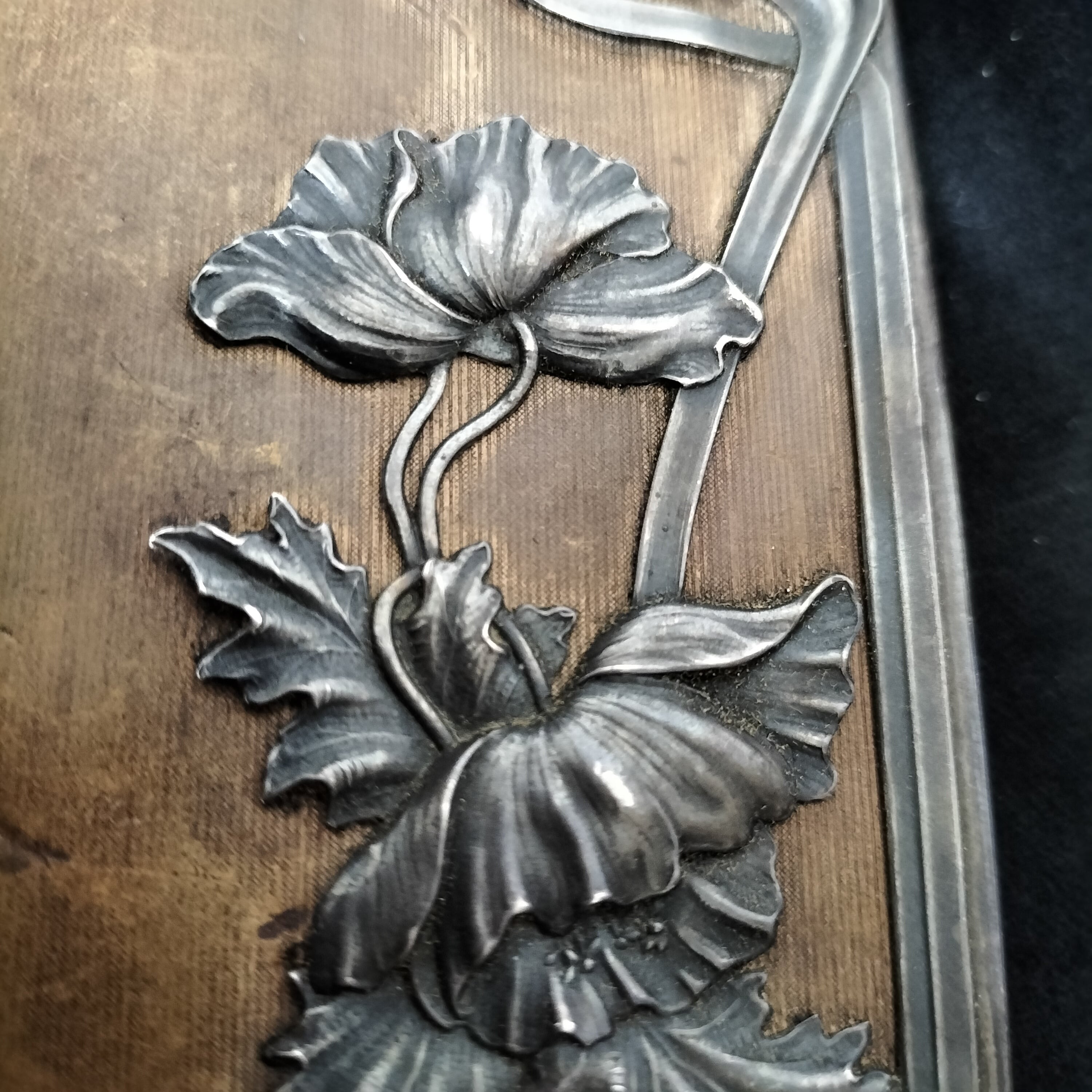 Antique Art Nouveau Leather Wallet | Antico