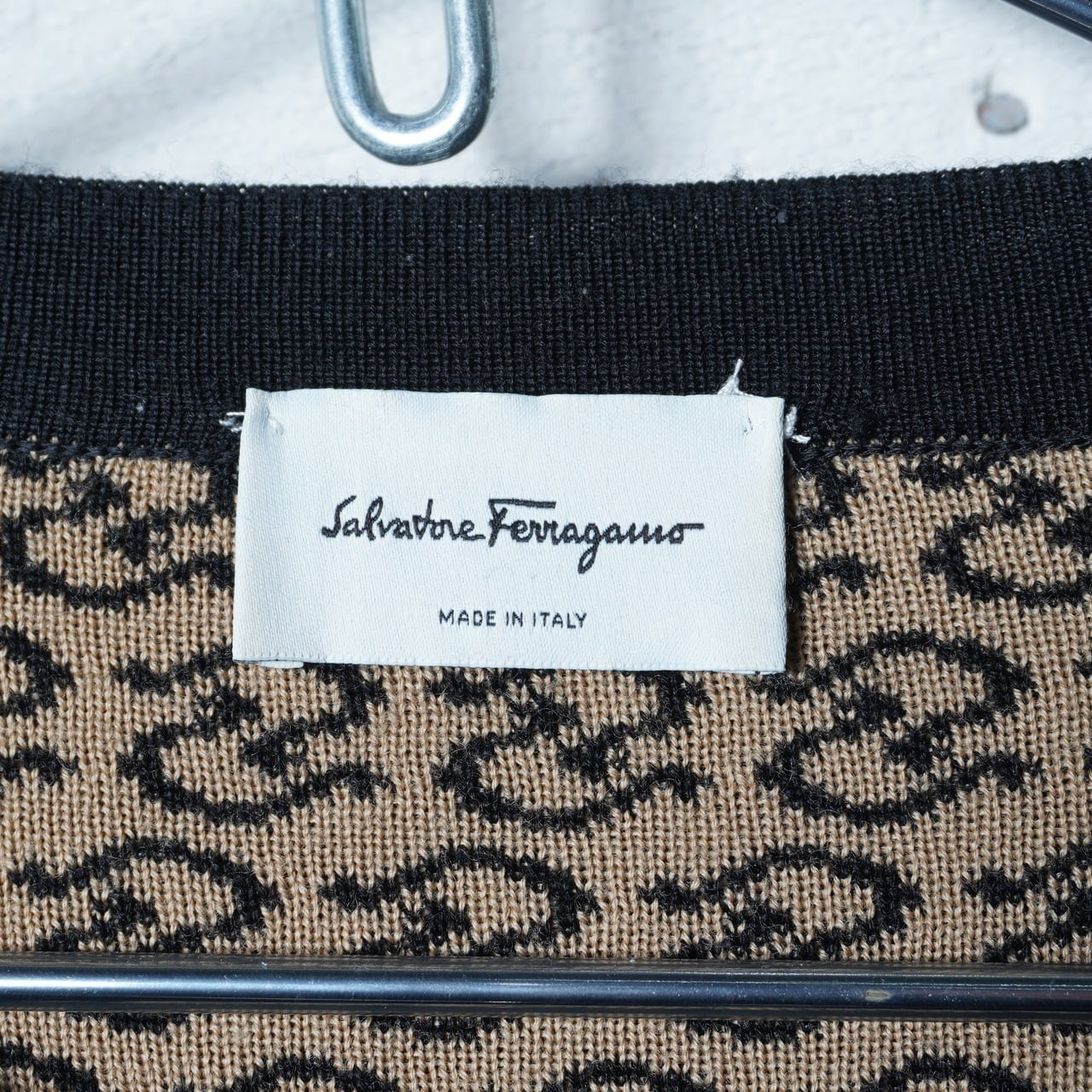 FERRAGAMO】フェラガモ ”VIRGIN WOOL100％”ガンチーニニット