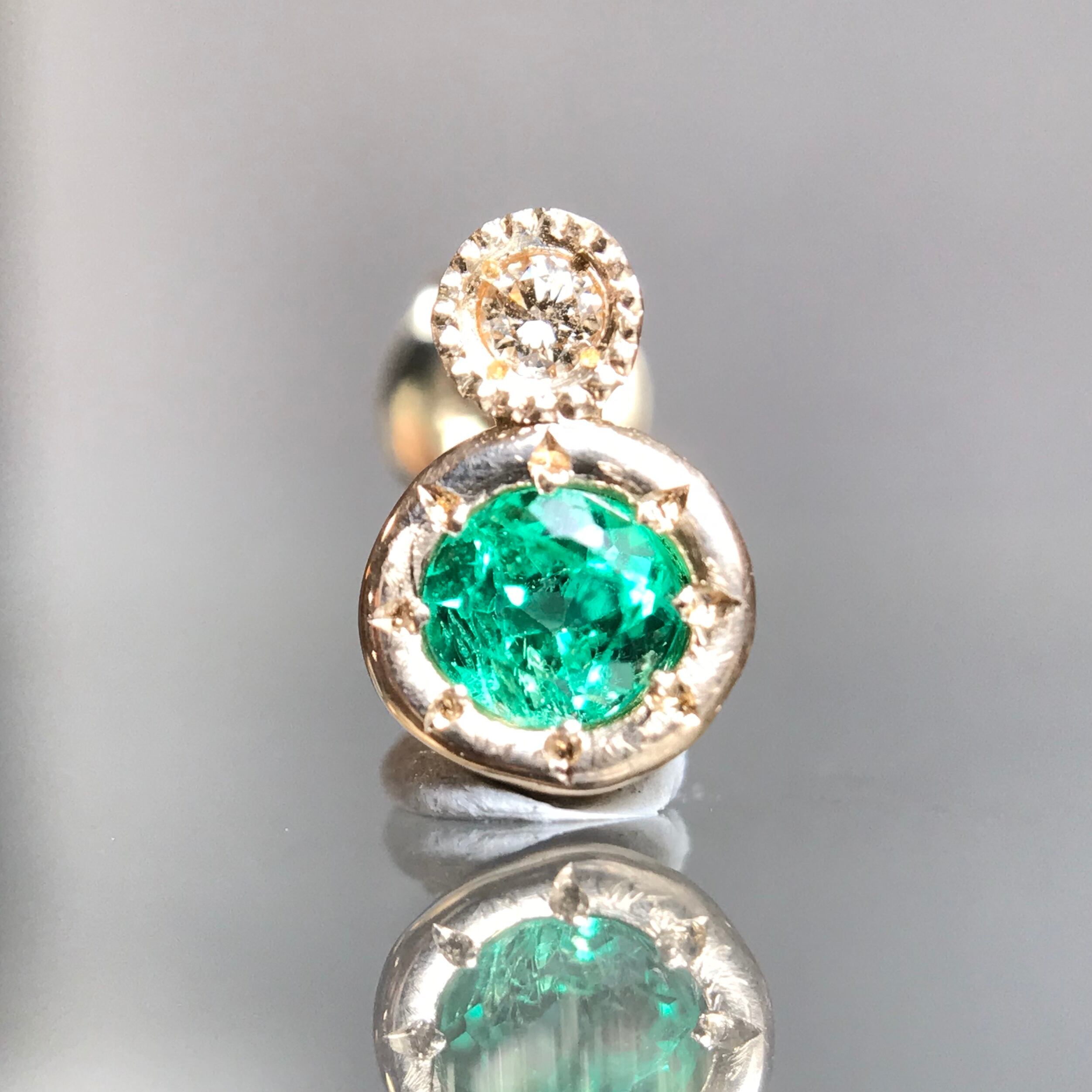 LM7018 K10エメラルドピアス（片耳） | tatsuo nagahata 