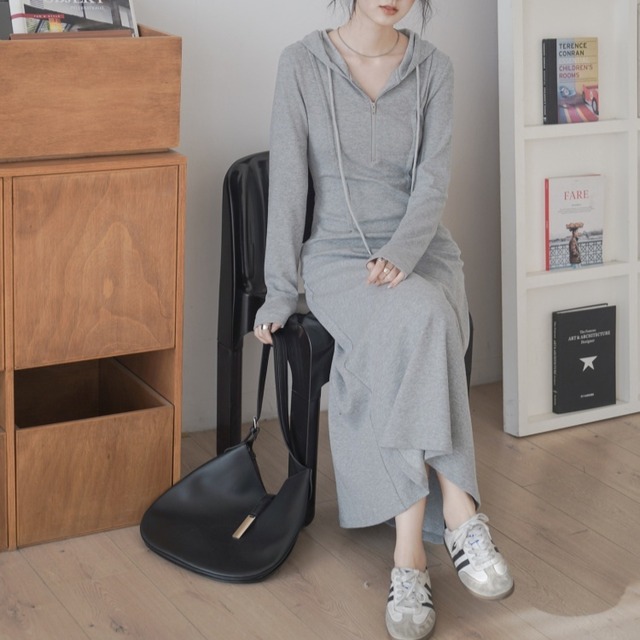 ハーフジップフード付きマキシ丈ワンピース　　1038