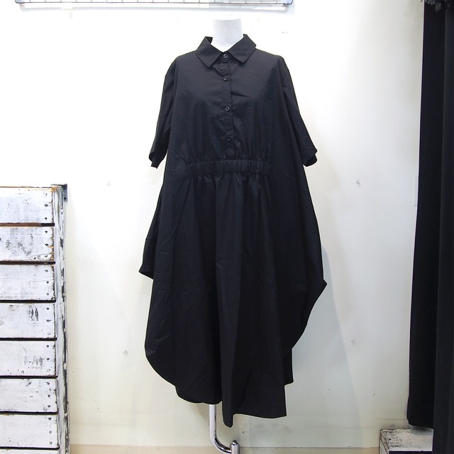 最終プライス No 552 タック切替プルオーバーワンピース Glimmer 黒を基調とした モードスタイルを中心に取り扱うブランド 最終プライス No 552 タック切替プルオーバーワンピース Glimmer 黒を基調とした モードスタイルを中心に取り扱うブランド