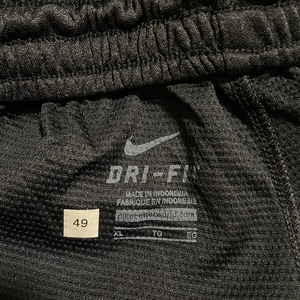 【NIKE】トラックパンツ ジャージパンツ ジャージ下 トレーニングパンツ メッシュ 刺繍ロゴ Swooshスウッシュ XL ビッグサイズ ダボパン ナイキ US古着　