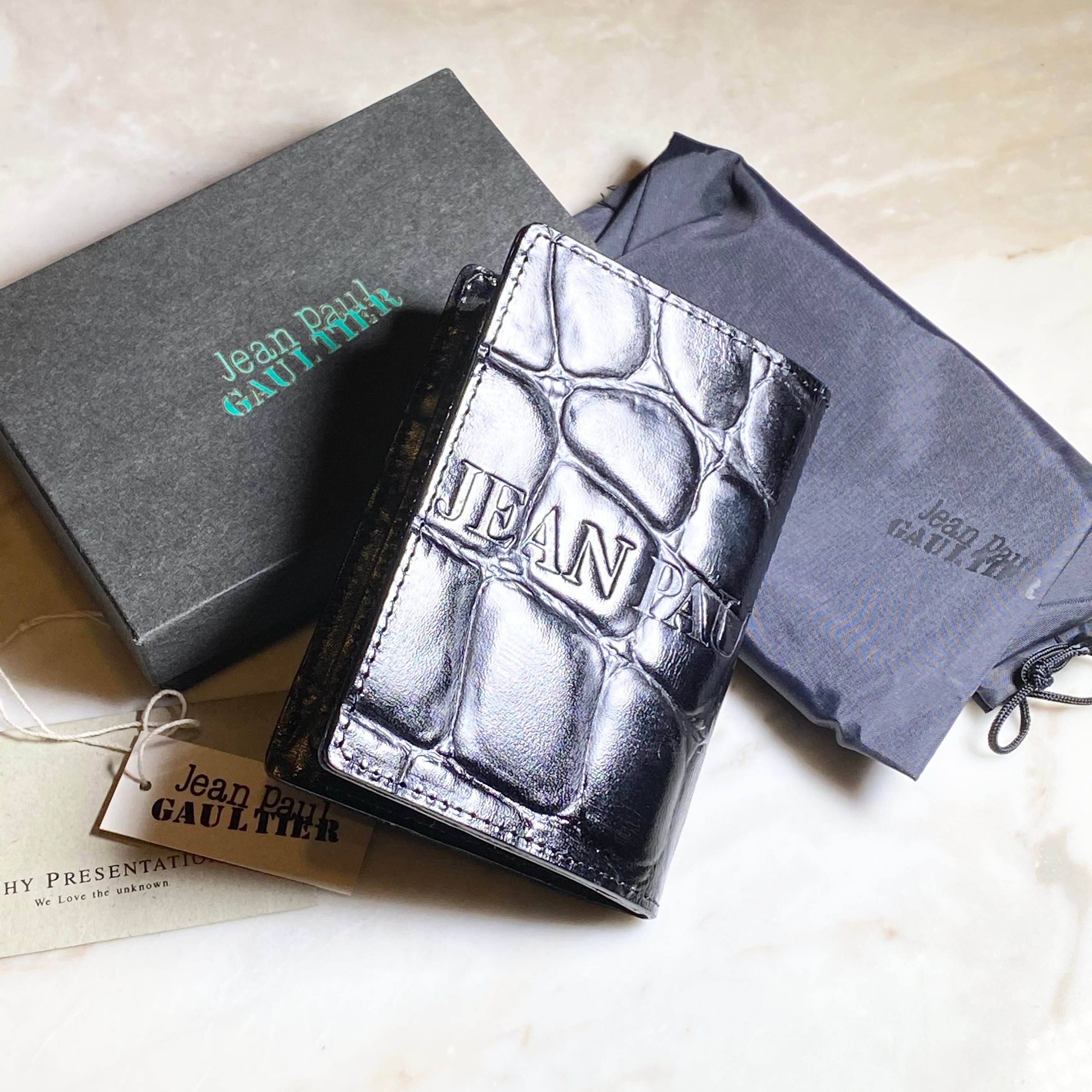 JEAN PAUL GAULTIER black patent card case | NOIR ONLINE
