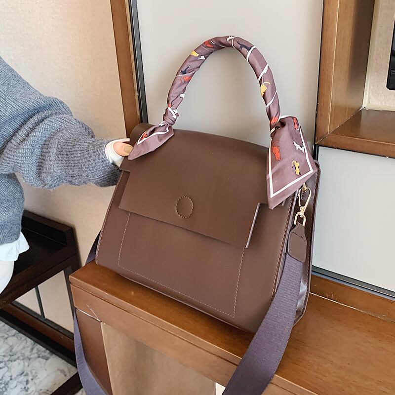 オータムウィンターレッド 秋物 冬物 スクウェア ハンドバッグ 手作りハンドバック17269733555