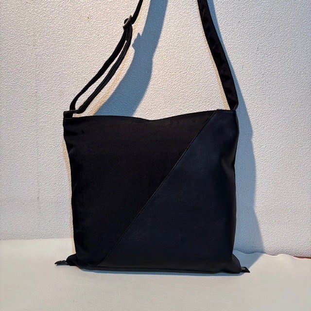 B.stuff　 再入荷！ナイロンコンビ変形2WAYショルダー(クロ)