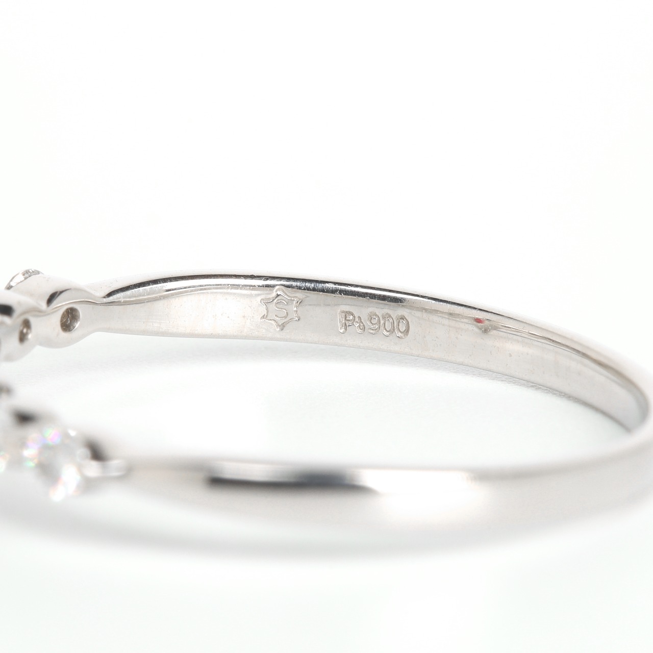 ペアシェイプ ルビー リング pt900 / 0.280ct / DA 0.120ct