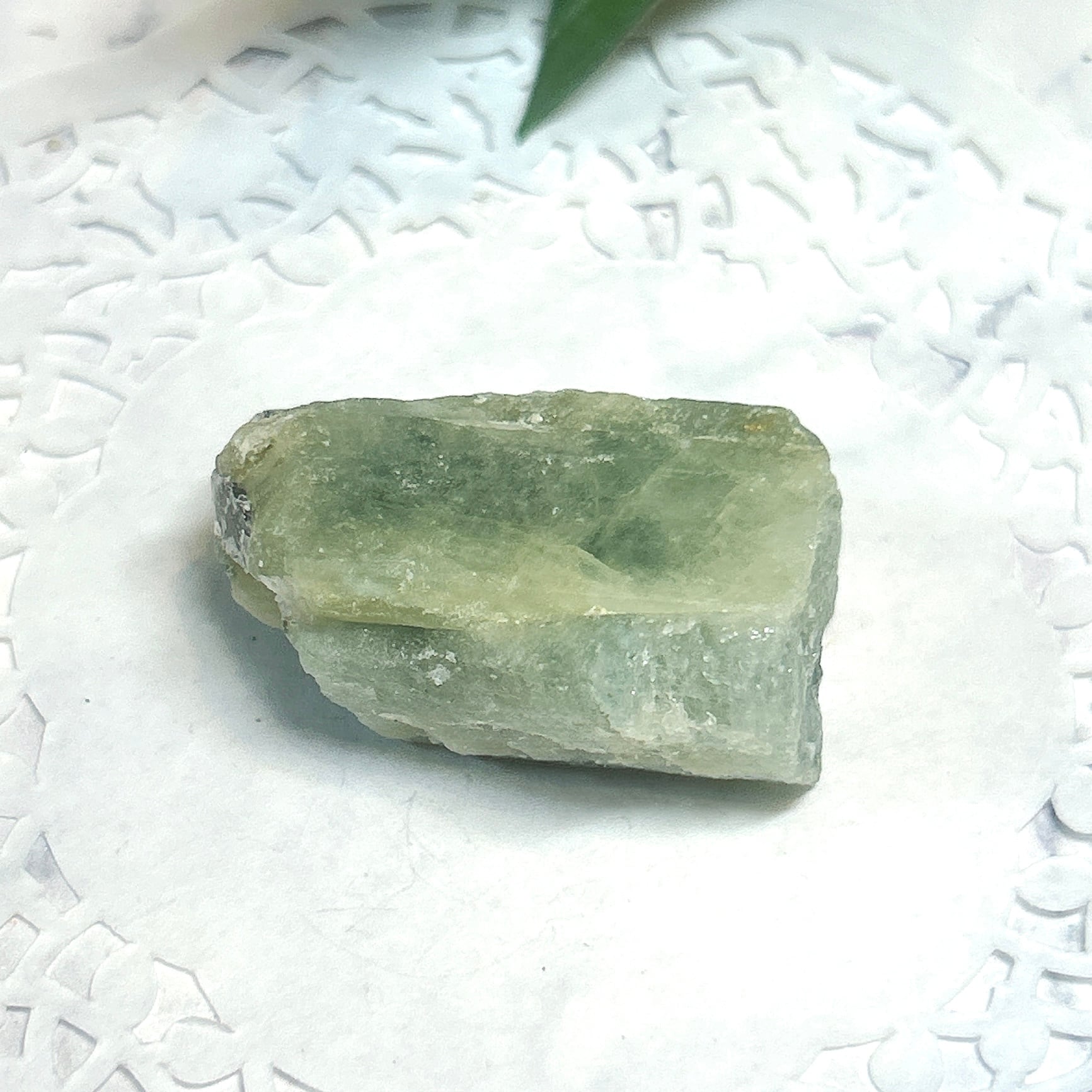 グリーン　ベリル　原石　鉱物　標本　天然石　緑柱石　石　パキスタン産 エメラルド 緑柱石 ベリル 原石 鉱物標本 天然石 3 - メルカリ