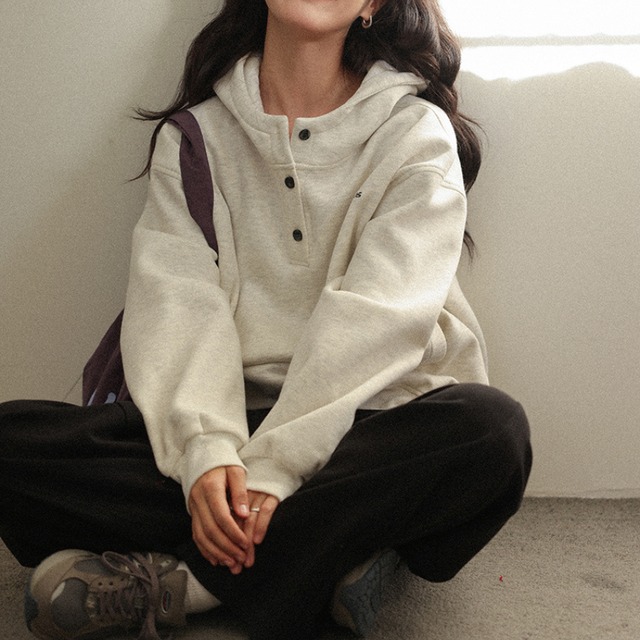half-button hooded sweatshirt　J00384