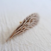 中嶋寿子のブローチ［砂の花］ A-4R