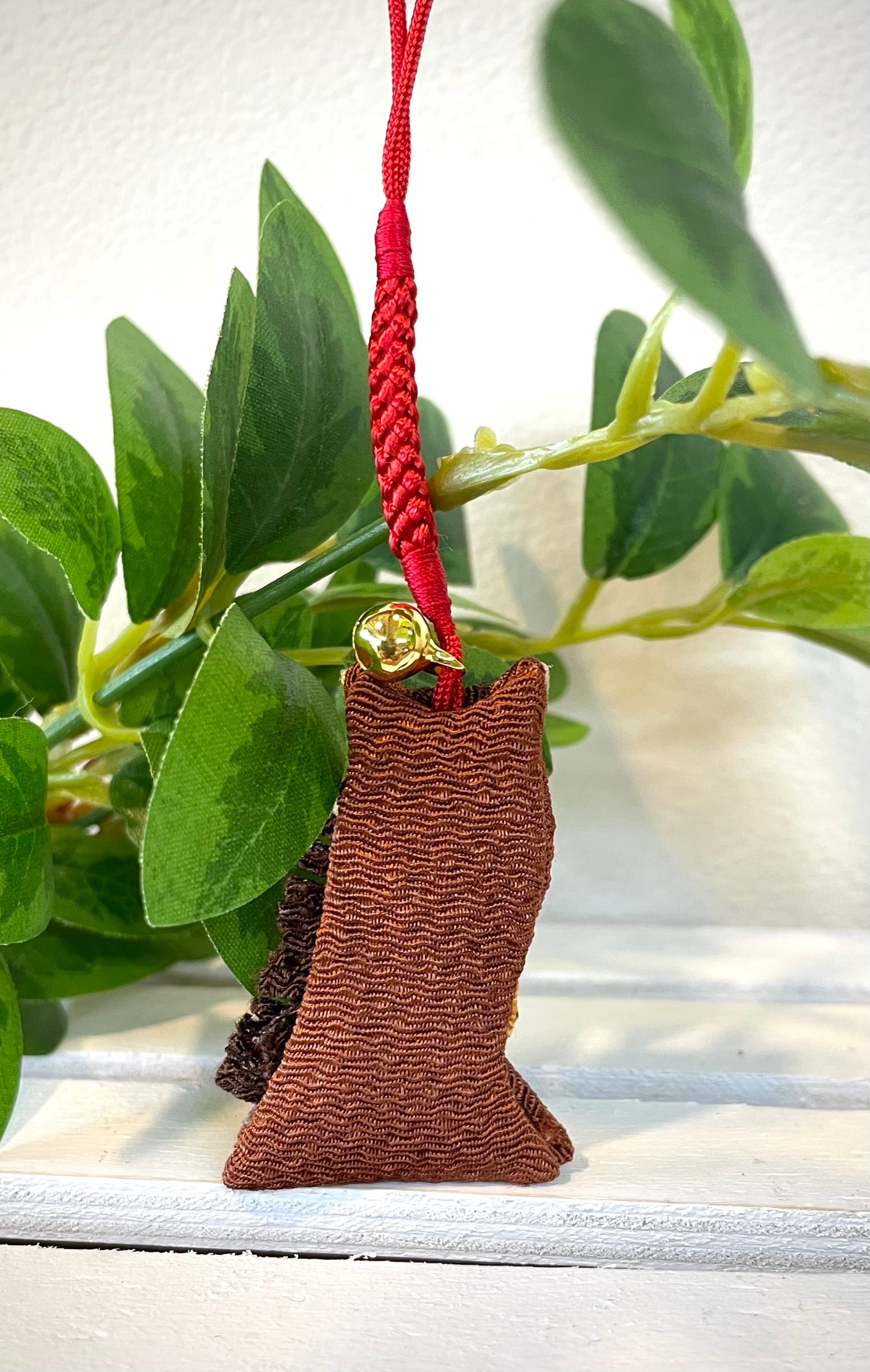 ちりめん馬根付ストラップ（B）