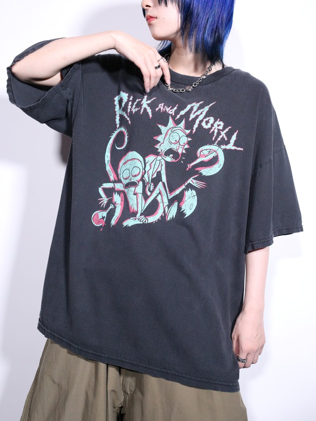 "Rick and Morty" cold color good graphic s/s tee