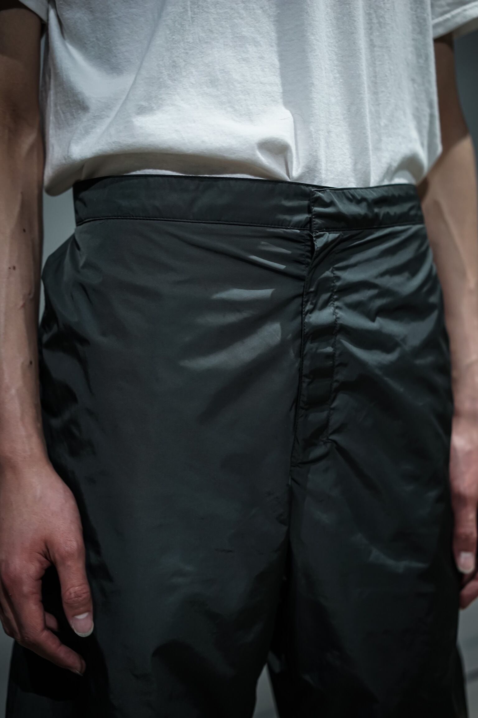 add (C) vintage】“PRADA” Adjuster Gimmick Nylon Short Pants | Caka 