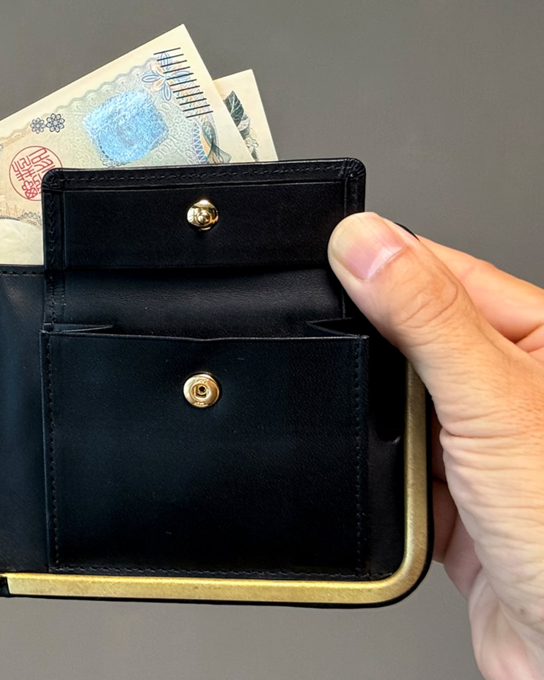 天溝折財布 BLACK （Frameless Bi-Fold Wallet – Organic Deer Leather