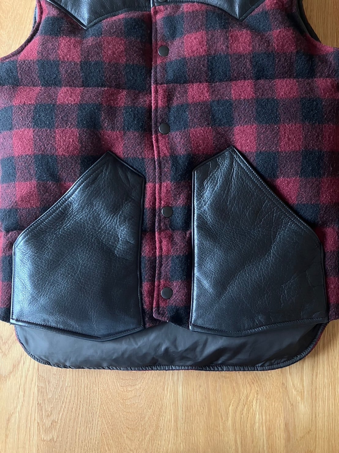STEVENSON OVERALL ダウンベスト レザー切替 チェック 赤 黒 STEVENSON