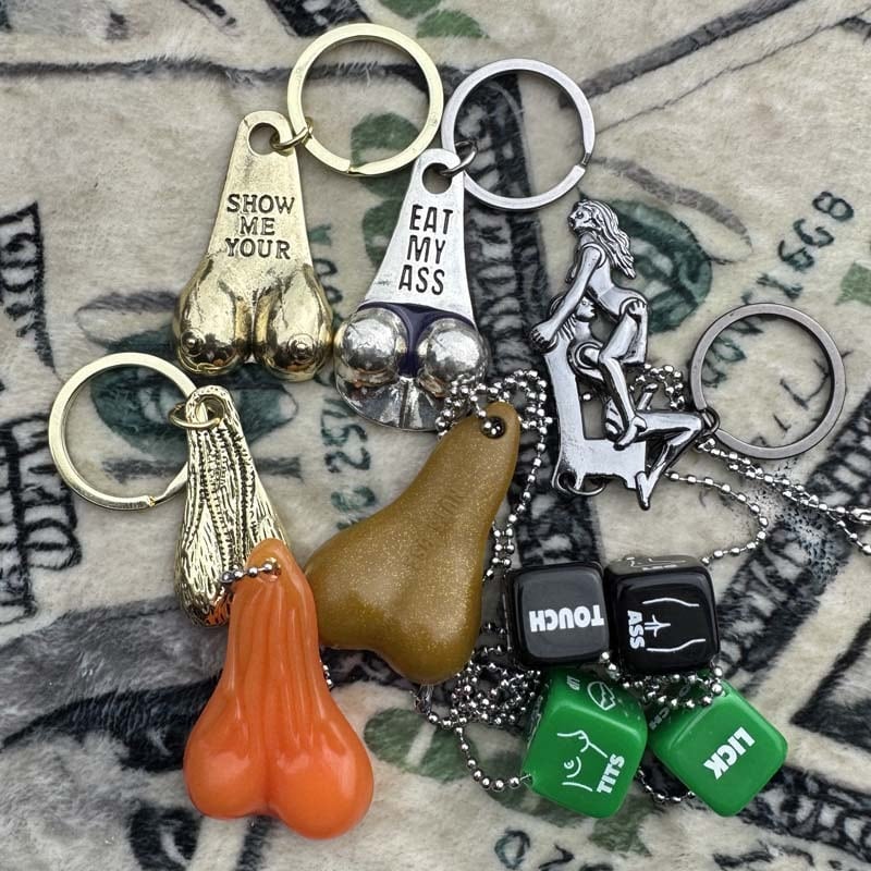 幸運を呼ぶ？魔除けにも！牛の睾丸、金玉、ブルズボール キーホルダー