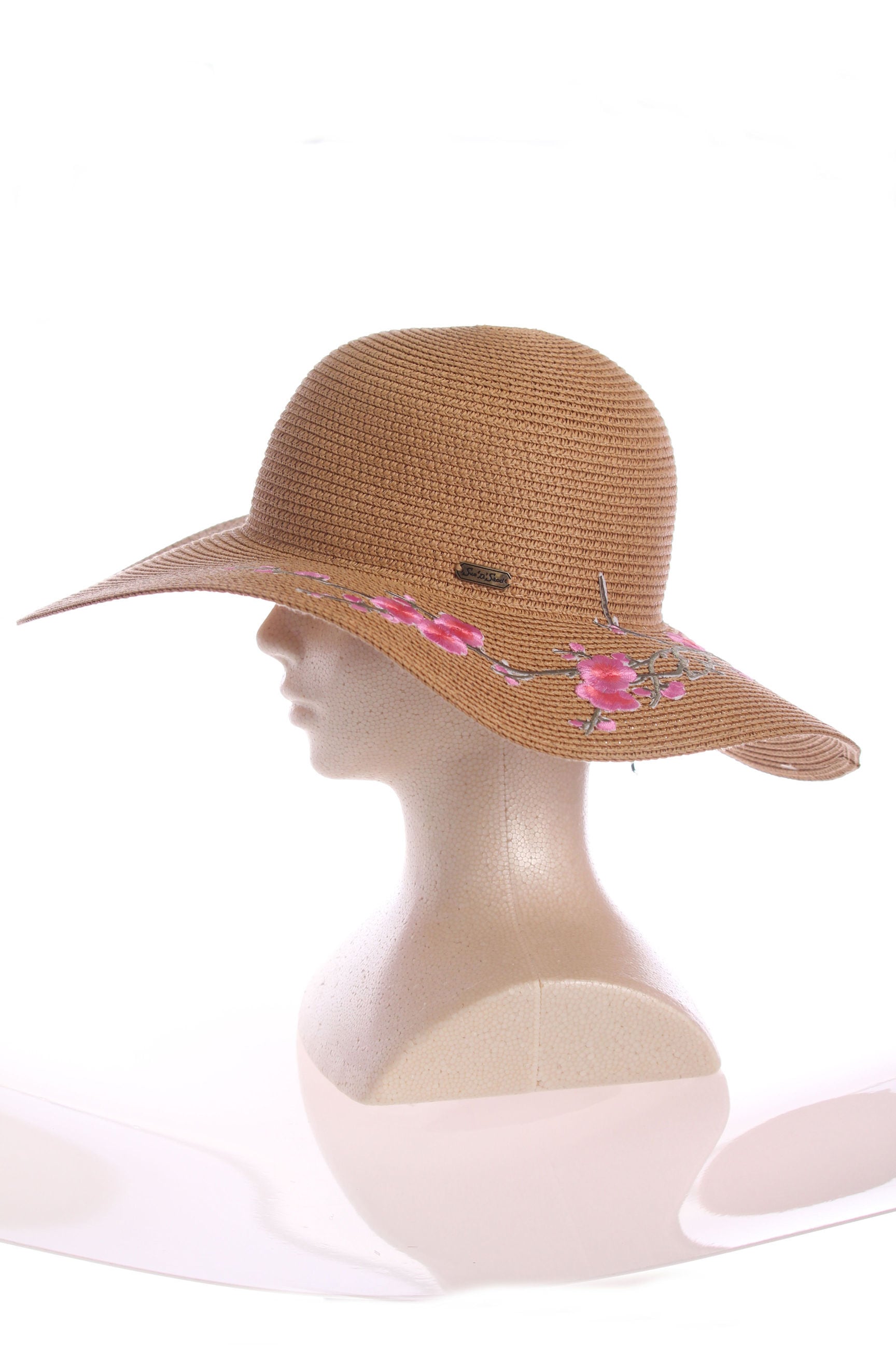 桜の刺繍の麦わら帽子