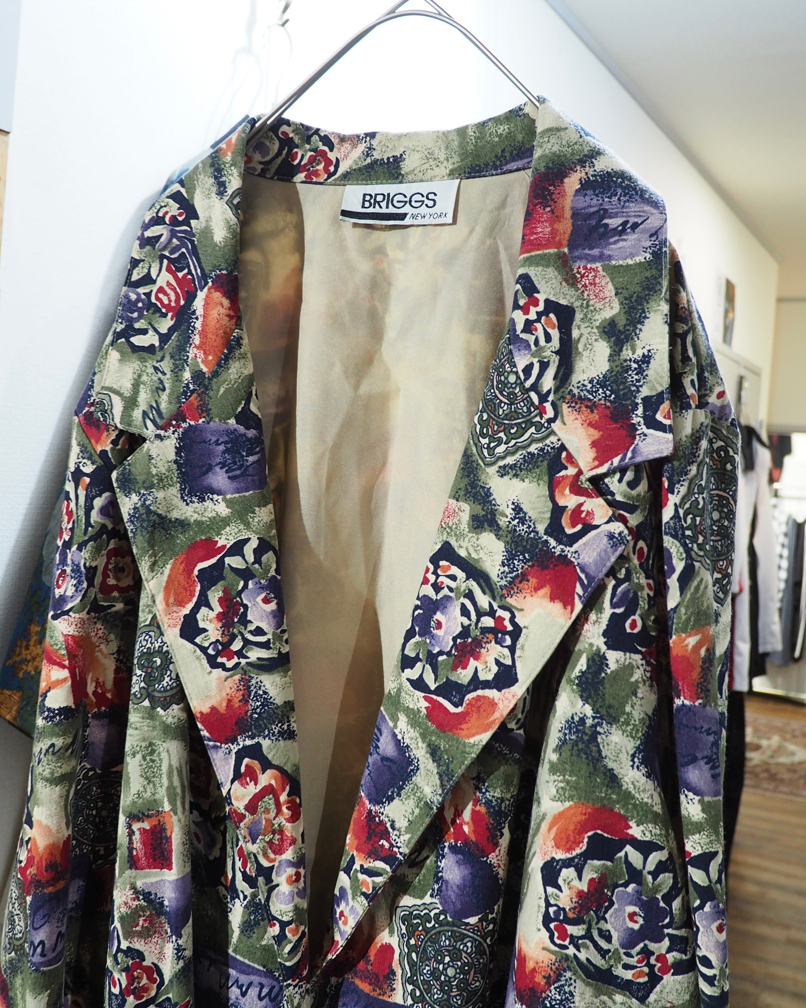 ” Made in USA ” Beautiful Botanical Flower painted vintage loose jacket