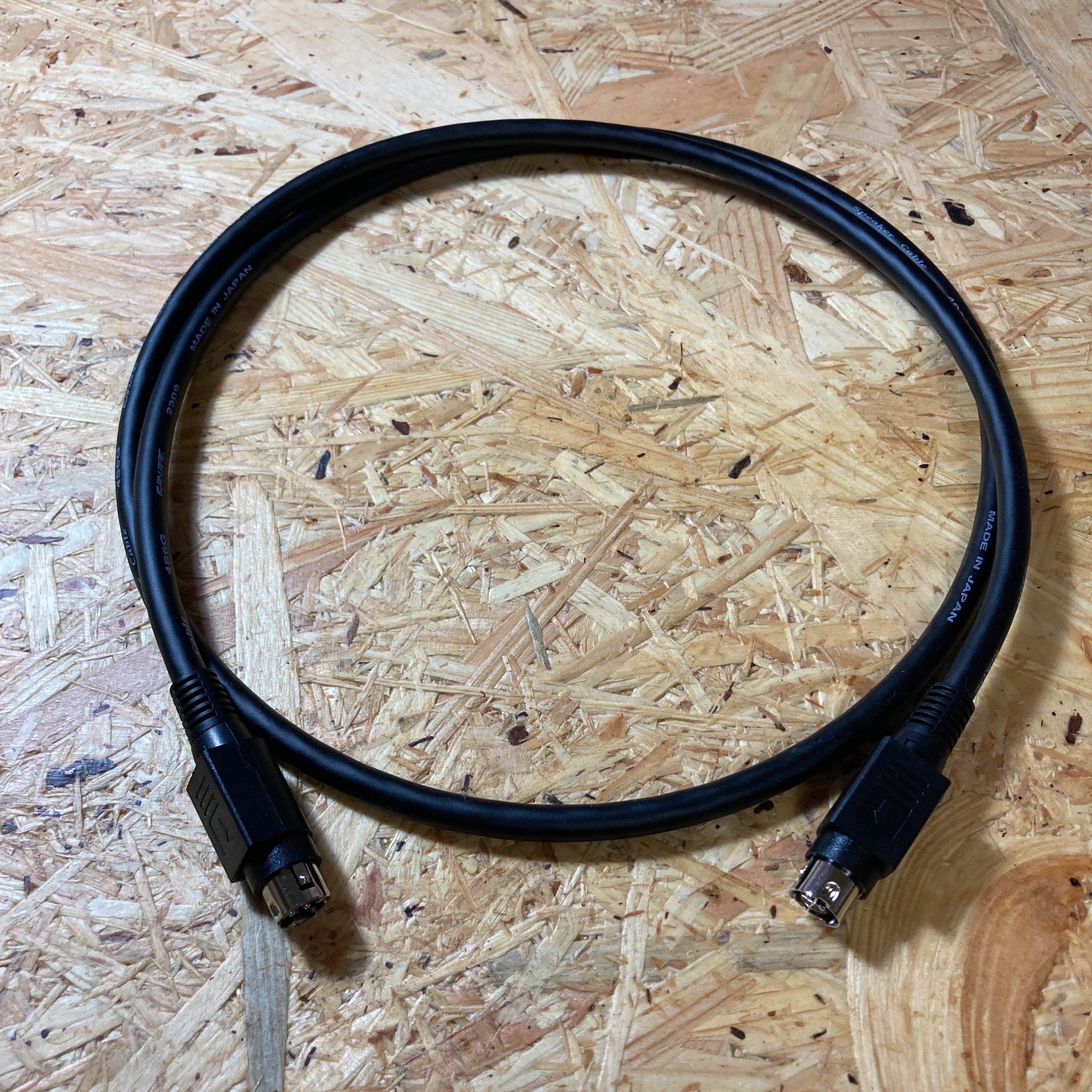 注文製作 ADAM AUDIO D3V 対応 スピーカーケーブル ADAM AUDIO D3V 対応 スピーカーケーブル | cable8