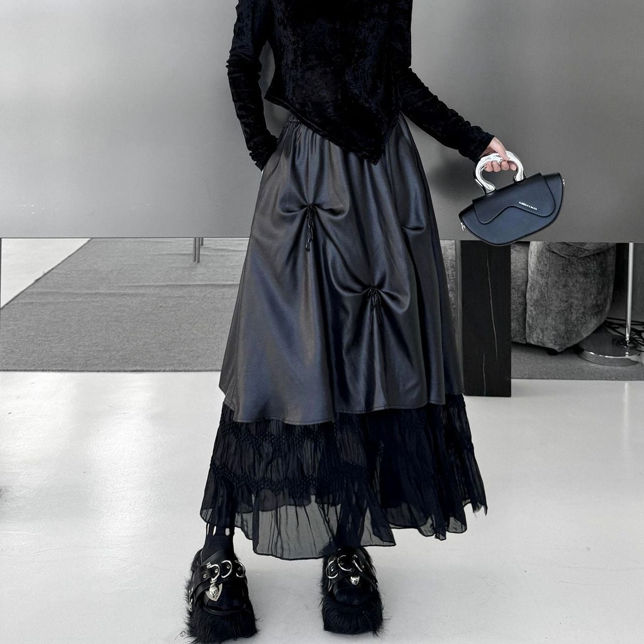 BLACK ORGANZA HEM PU LEATHER A-LINE LONG DESIGN SKIRT 1color M-16079