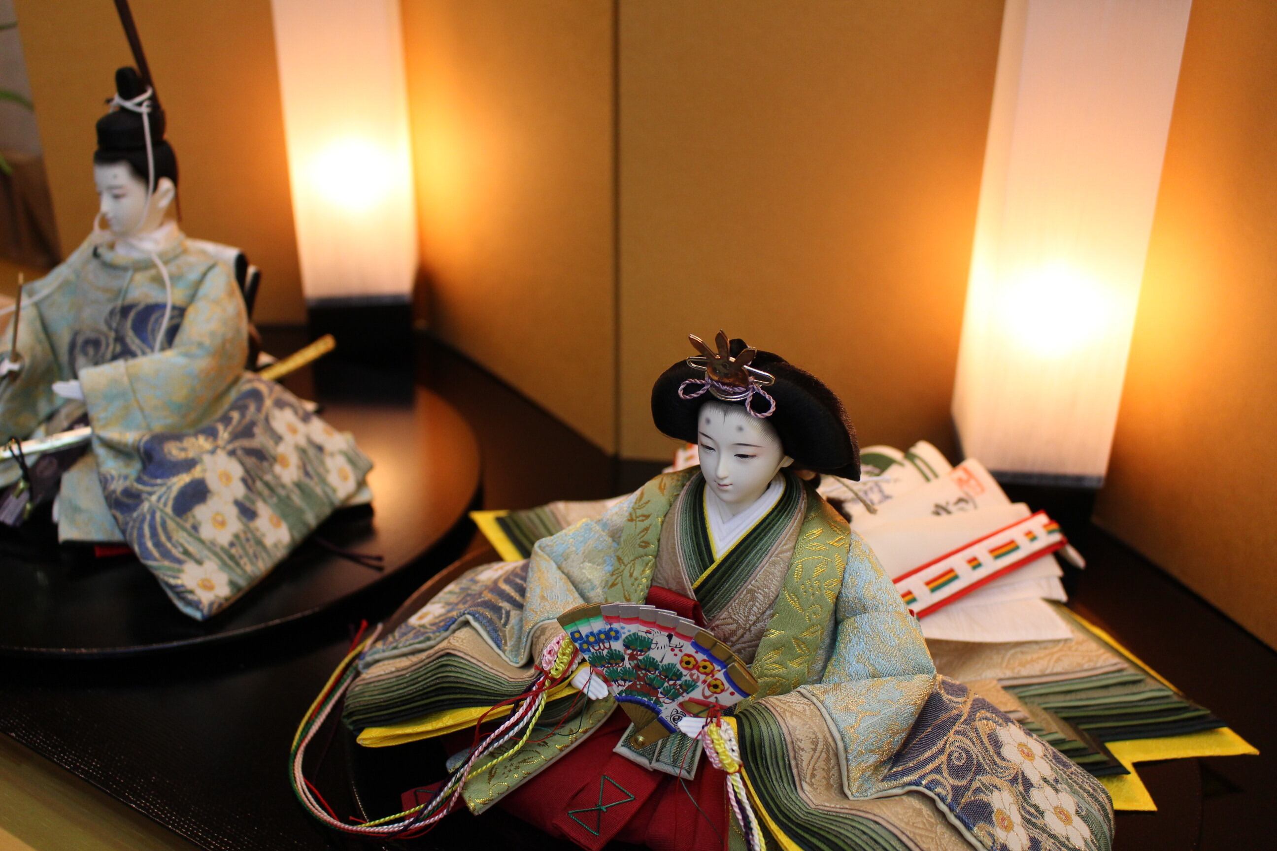 雛人形 femme/女性 清水久遊「縫い取り縮緬/水仙」お洒落・超モダン