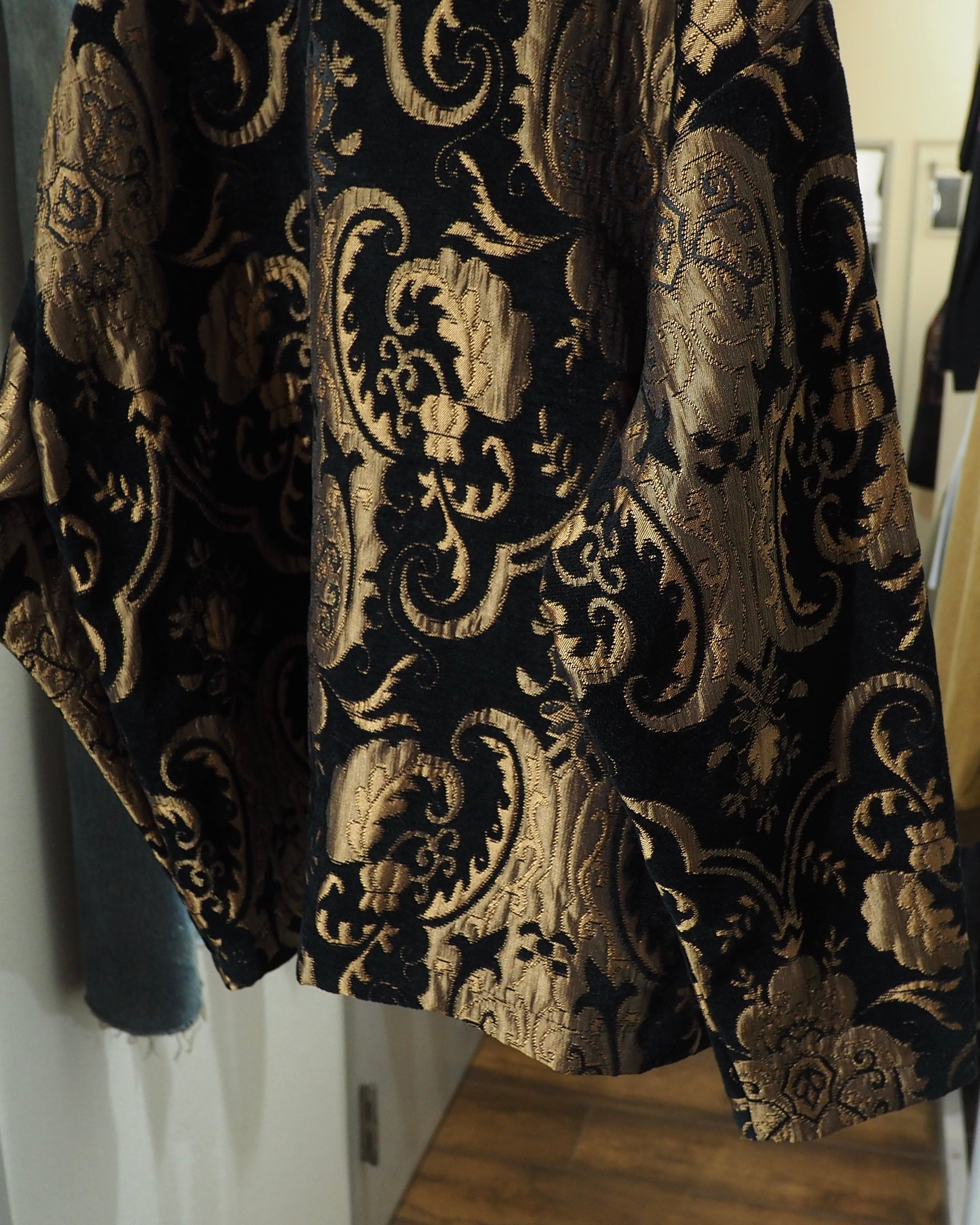 " Made in USA " Beautiful Luxury Baroque Pattern Vintage Gobelin Jacket