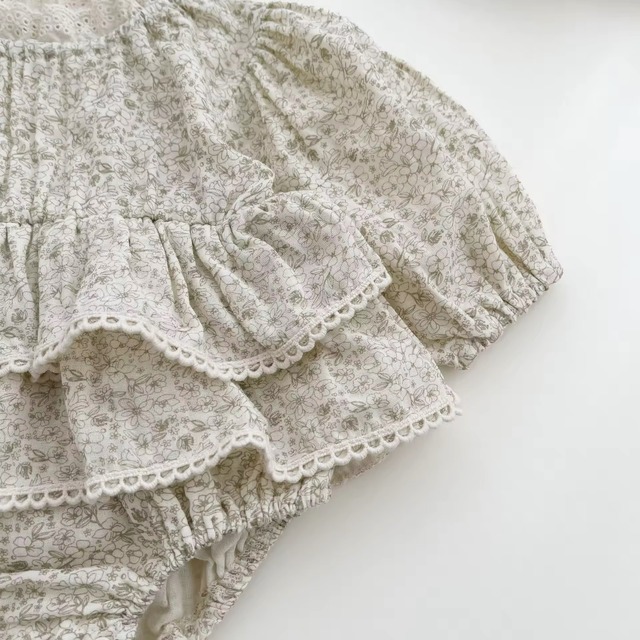 【取寄】ガーリーすぎて大優勝な花柄フリルロンパース