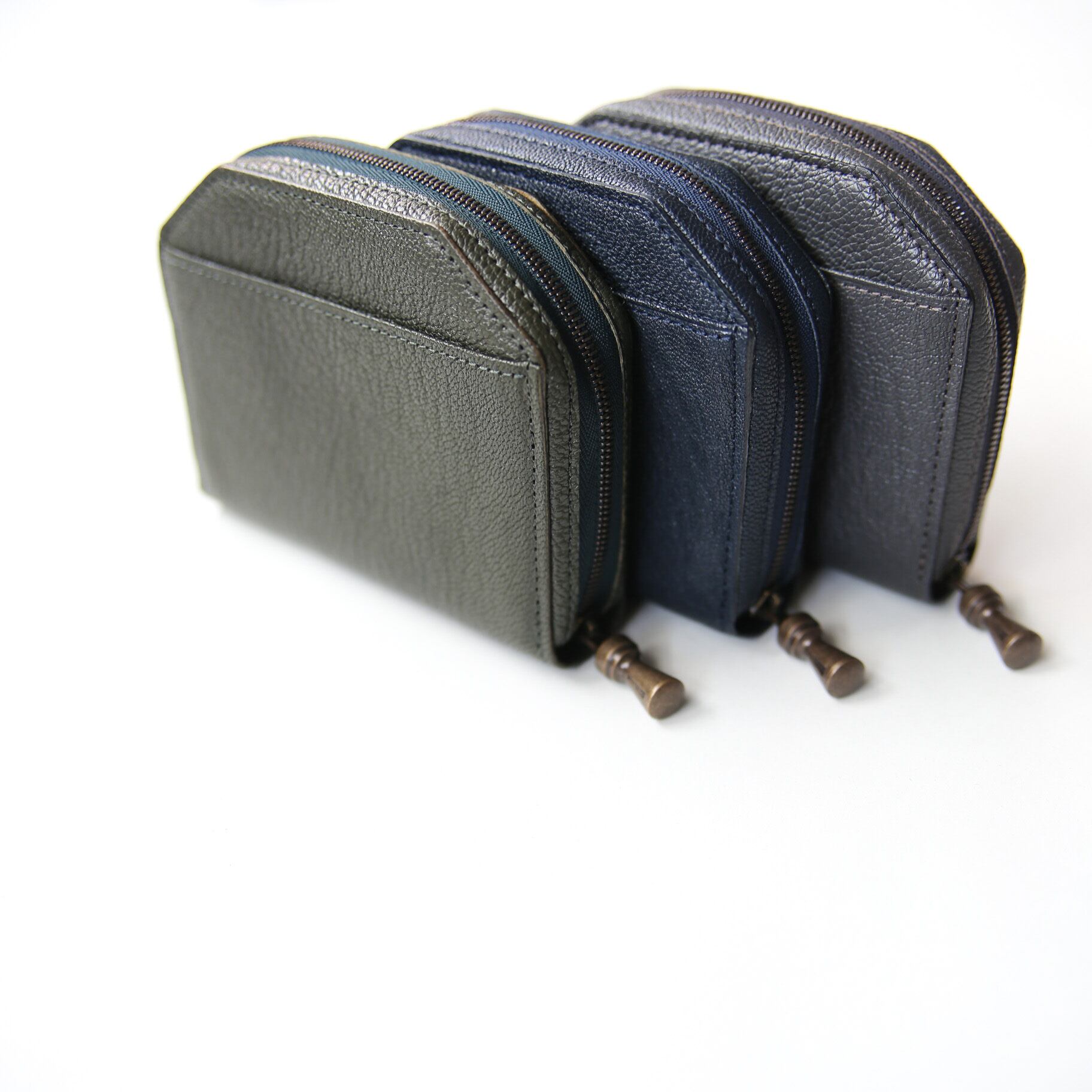 POSTALCO KETTLE ZIPPER WALLET SMALLMOSSGREEN素材