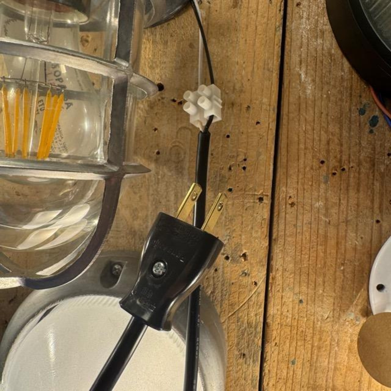 TOPANGA Lighting　レトロインダストリアルアイアンウォールランプ　クローム　アウトドア　壁付け　コンセント接続　玄関　ガーデン　ベランダ　テラス