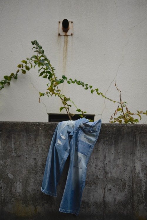 ensou. / Scar Tissue Painter Jeans  color / Indigo Blue