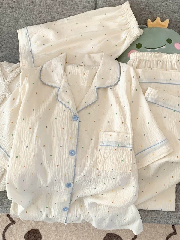 水玉もようの3点組パジャマ アイボリー