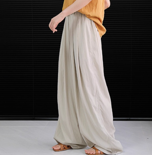 レディース パンツ ボトムス ロングパンツ ワイドパンツ ロング ワイド ポケット ウエストゴム かわいい シンプル カジュアル おしゃれ かっこいい エスニック ラフ メンズライク ボーイッシュ 個性的 存在感 ベーシック ナチュラル リラックス ボヘミアン 無地 春 夏 秋 ロングシーズン 学生 デート お出かけ 公園 女子会 休日 ショッピング コンサート ライブ カフェ 楽ちん 体型カバー 脚長 プチプラ 普段使い 着回し インスタ映え 定番 M L 大きいサイズ グリーン ライトグレー