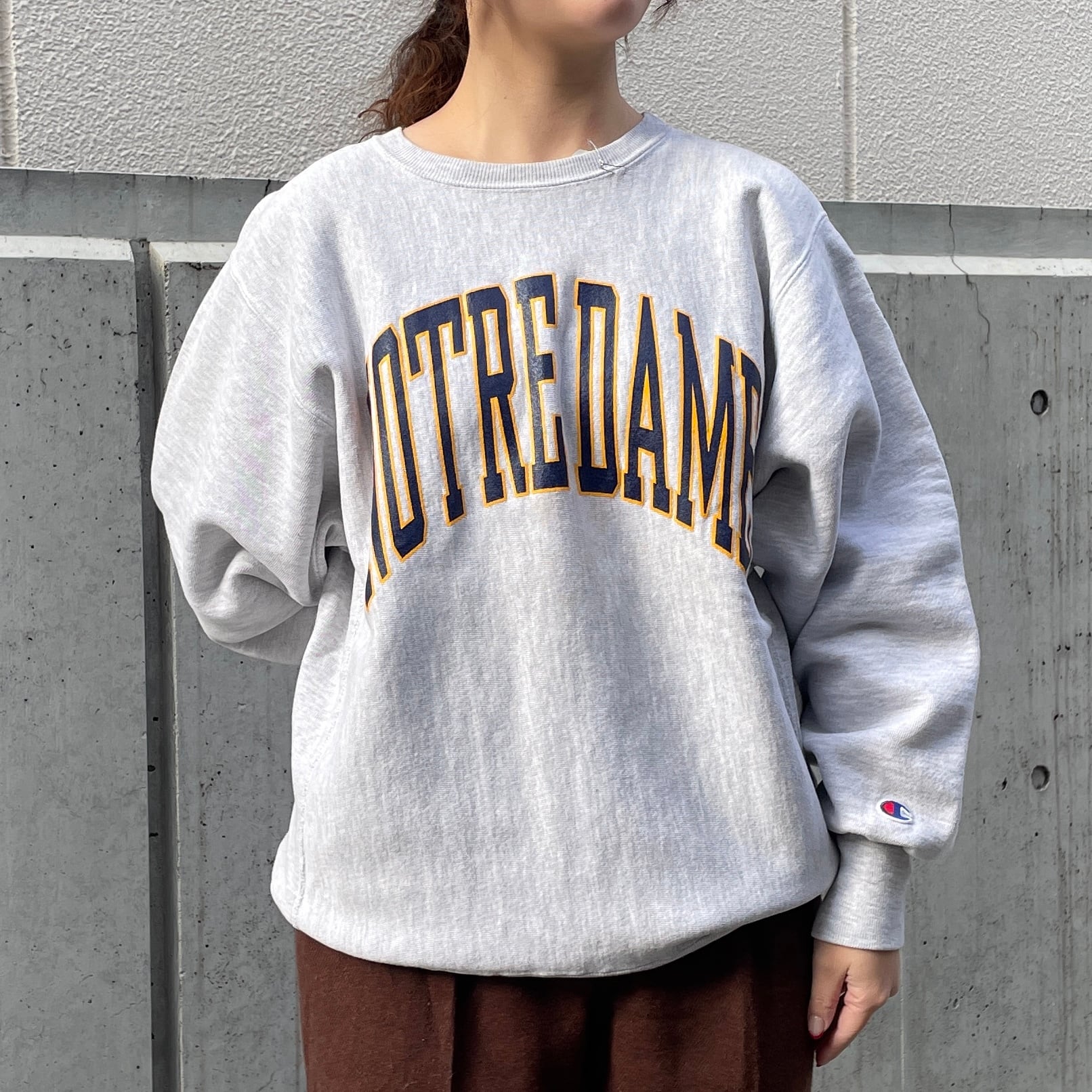 Champion | HOLIDAY WORKS