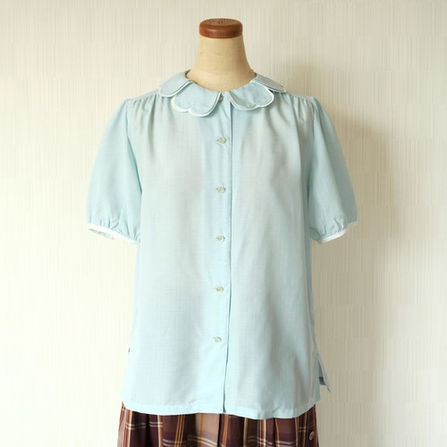 花びらブラウス