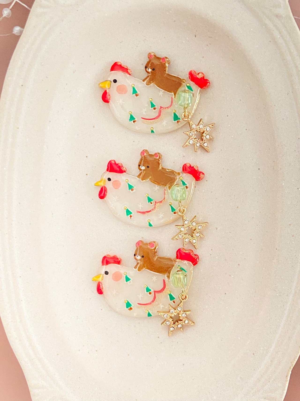 ブローチ『くまちゃんとちびコッコ』