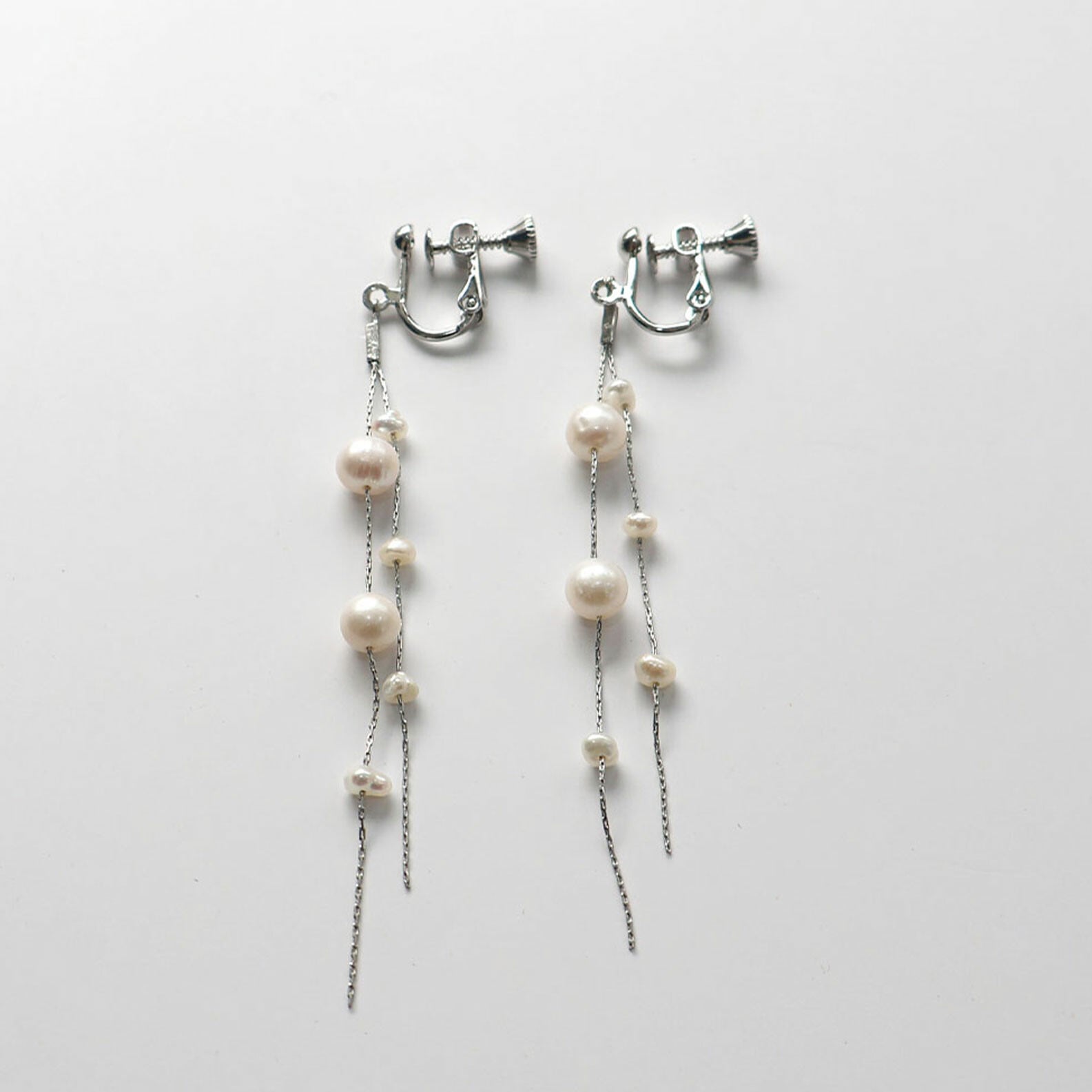 淡水パール　2連　ロングチェーン　ドロップイヤリング　スウィング　アクセサリー　華奢　韓国製