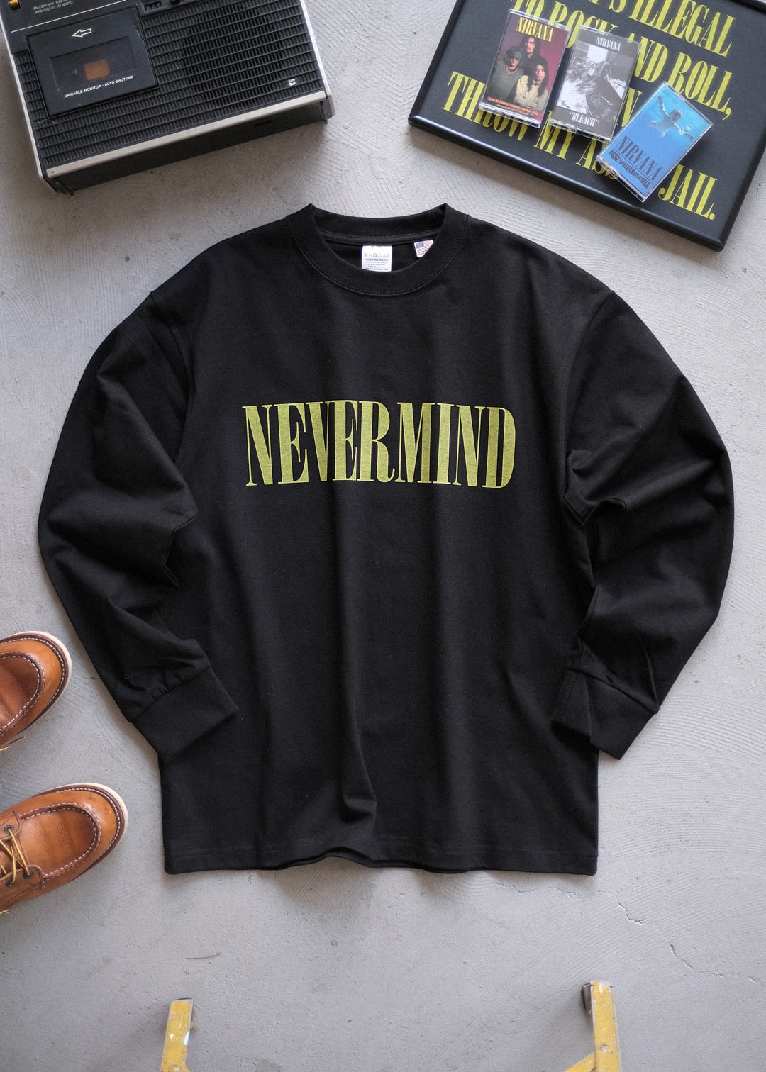 "nevermind" l/s shirt in black