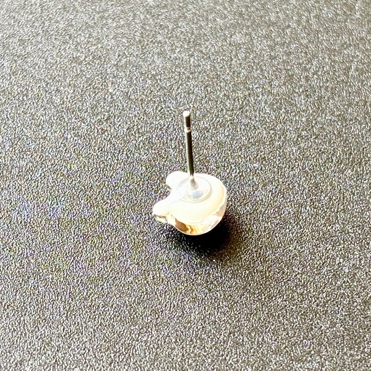 ガラスのシャム猫 小粒 シンプルピアス／イヤリング | 猫アクセサリー