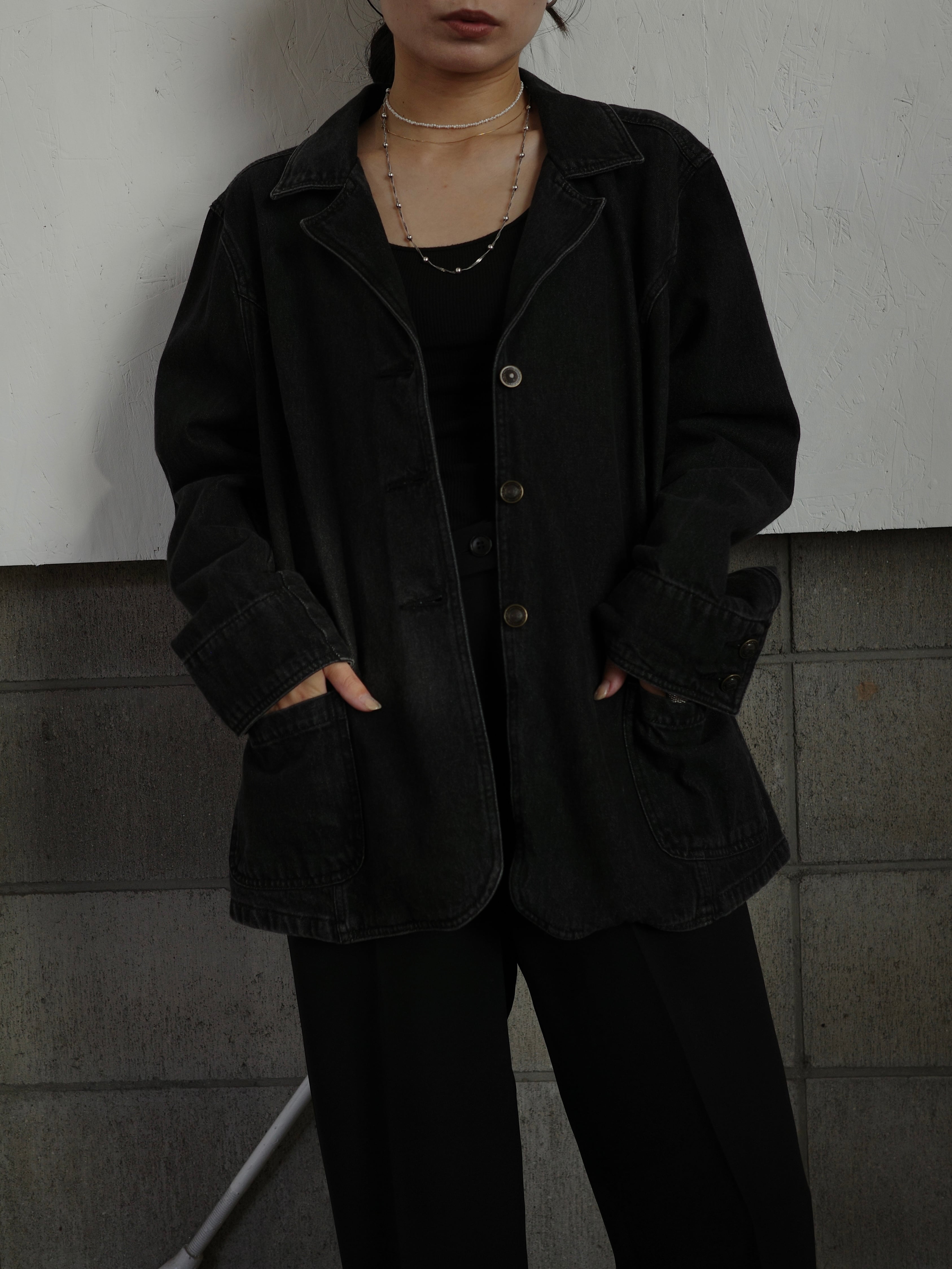 <vintage>black denim jacket
