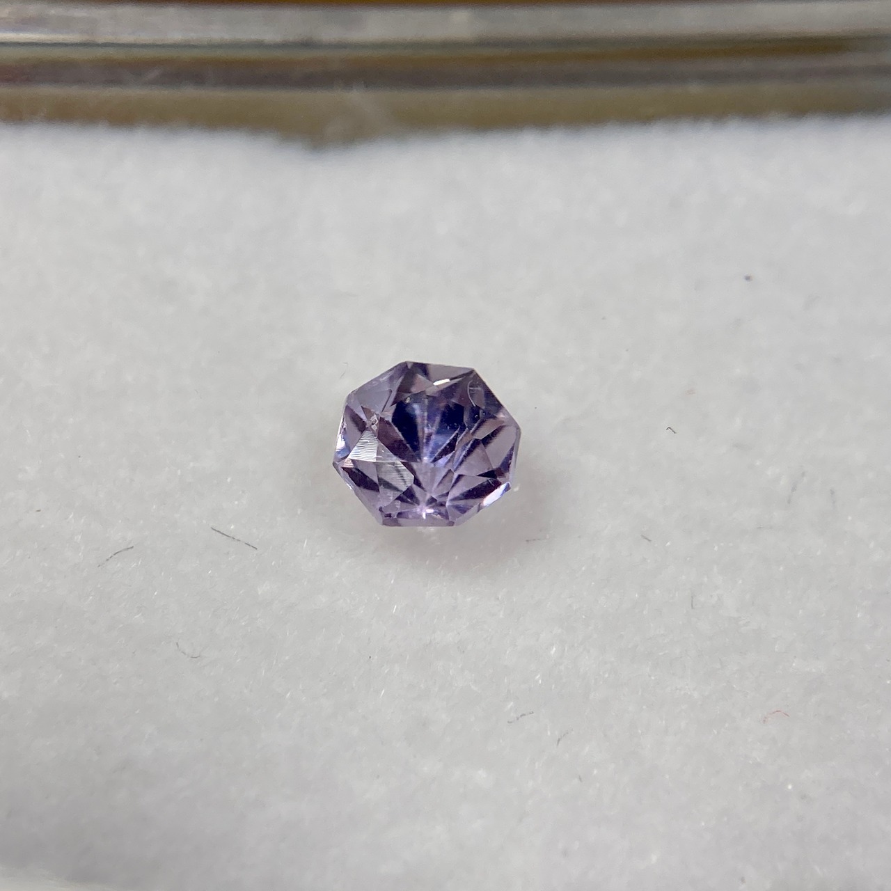 お花みたいなスピネル 薄紫系 約4.0mm*3.5mm r-0248