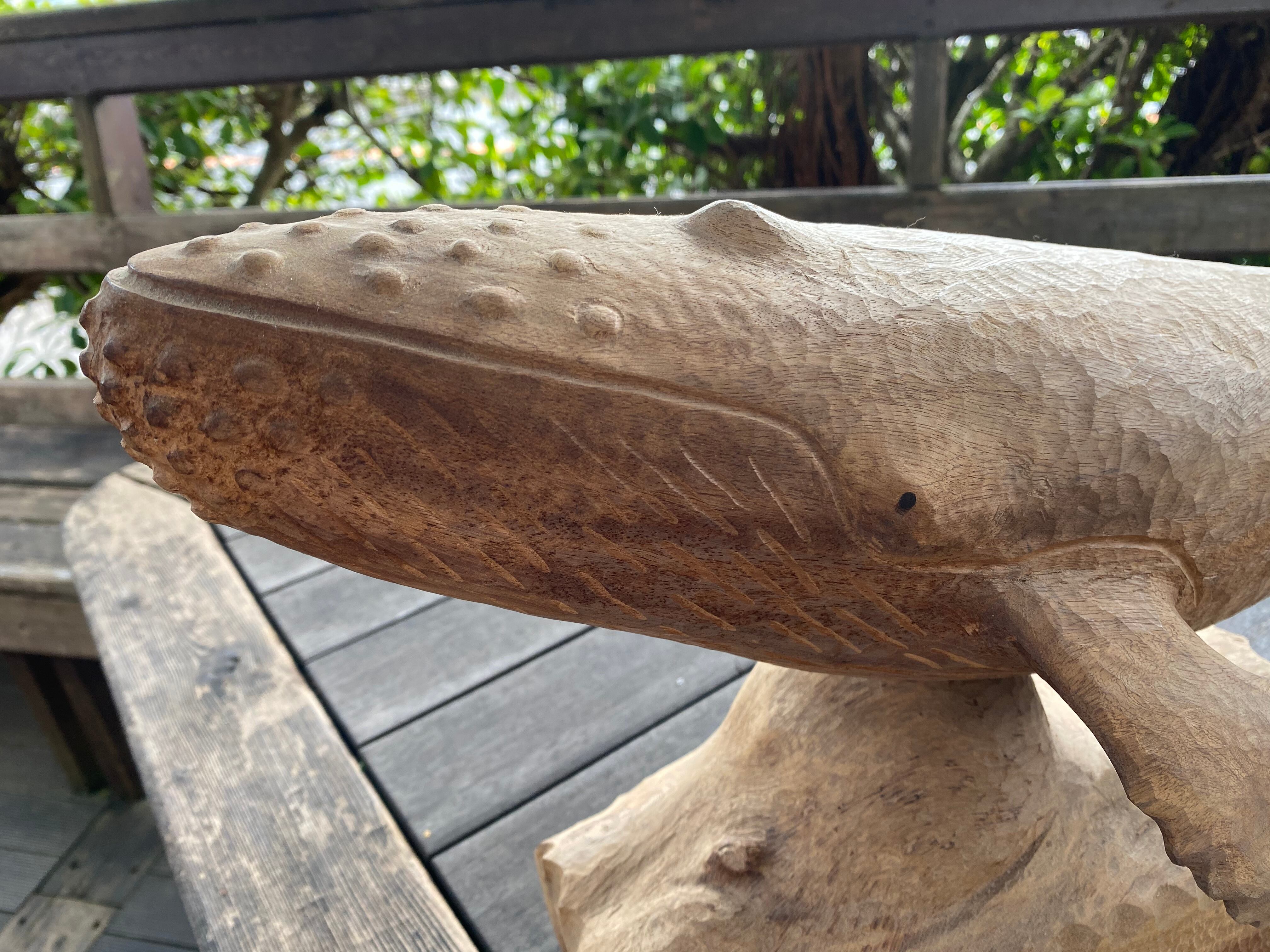 木彫り　置物　ザトウクジラ_T1