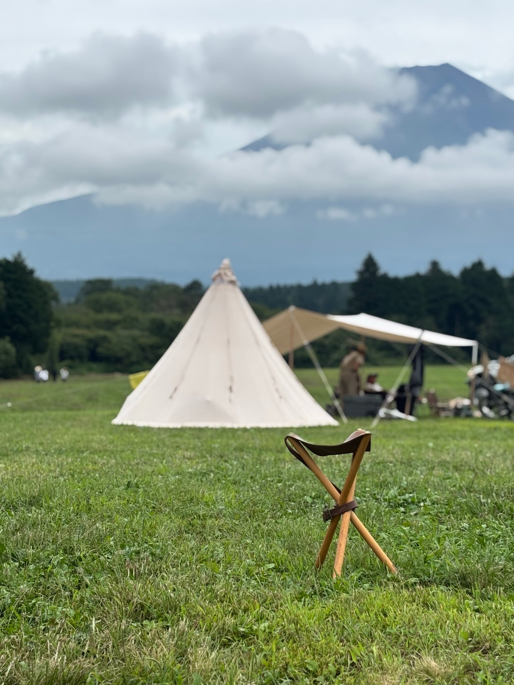 Tryangle Chair Leather | sourire by anisubari industry.
