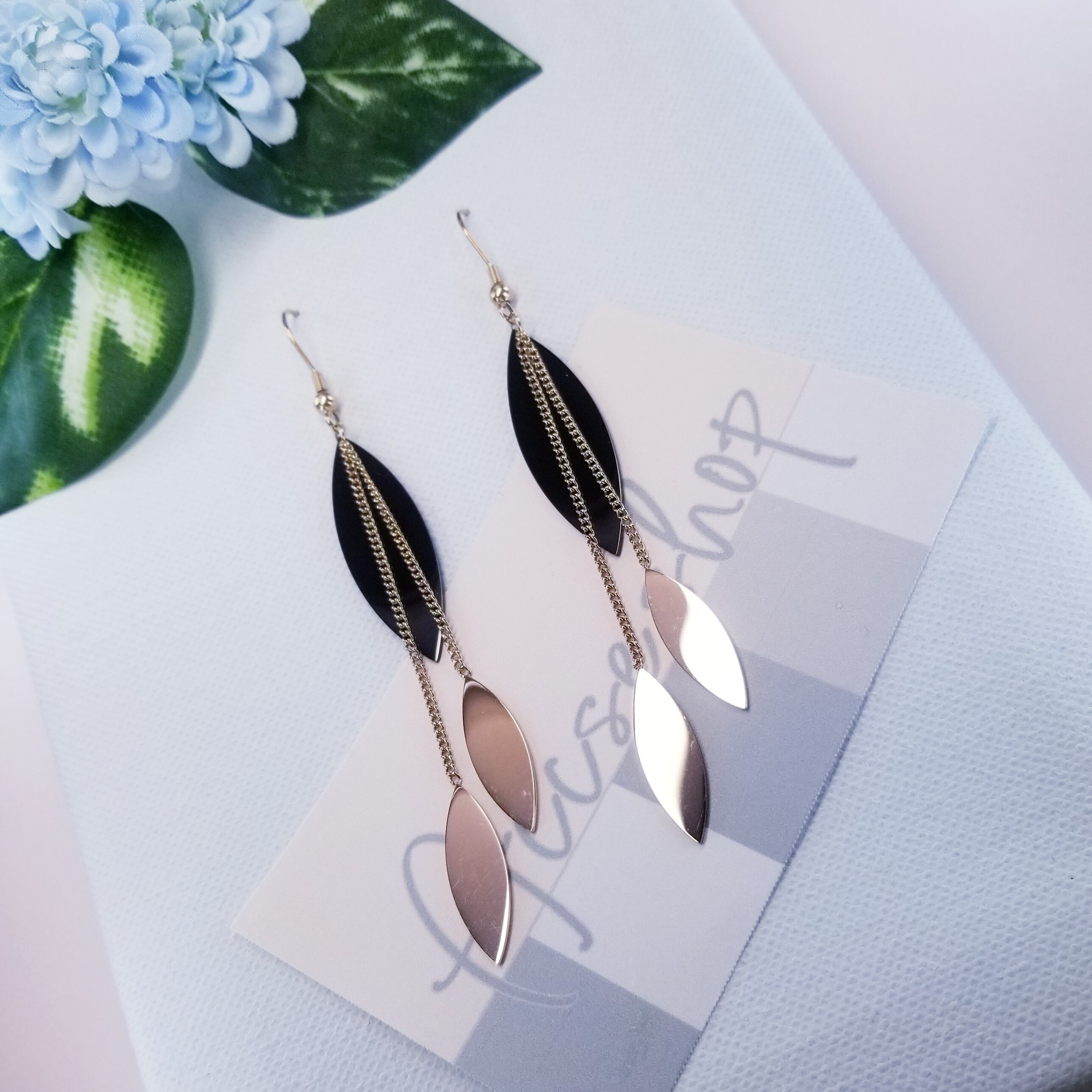 ロングチェーンリーフピアス | ｱｸｾｻﾘｰ&雑貨 Accse.shop