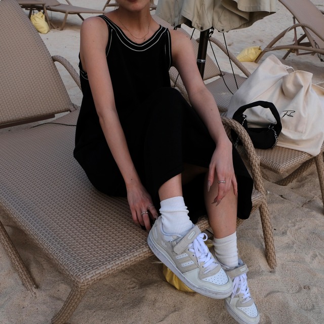 LINE STRAIGHT RIB KNIT OP / BLK