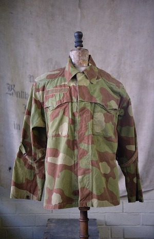 Vintage Italian army paratroops camouflage jacket