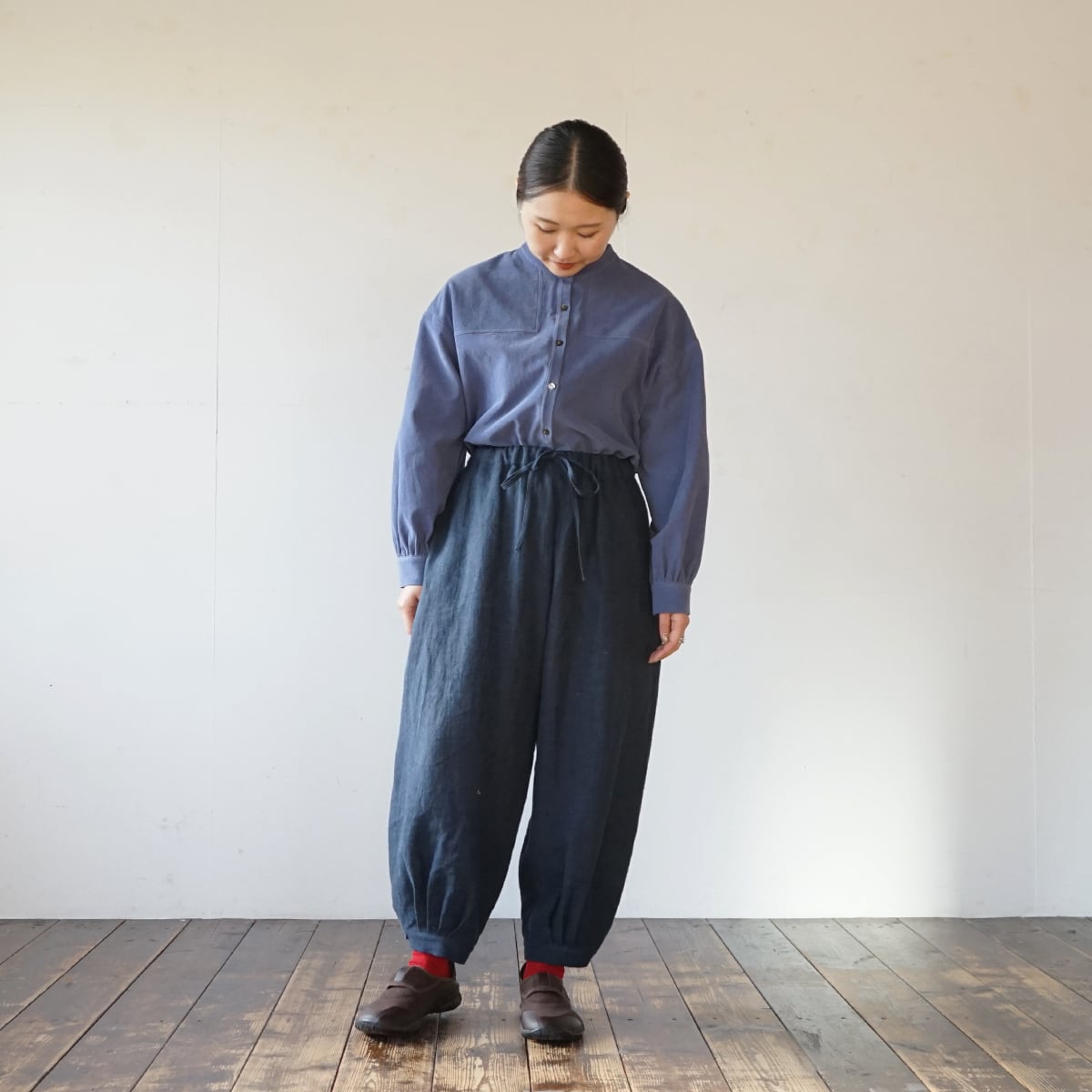 フランネルリネンタックパンツ［ネイビー］［股下55cm］ | minimatoi
