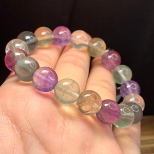 f105 色合いが美しく、透明度有り☆フローライトブレスレット