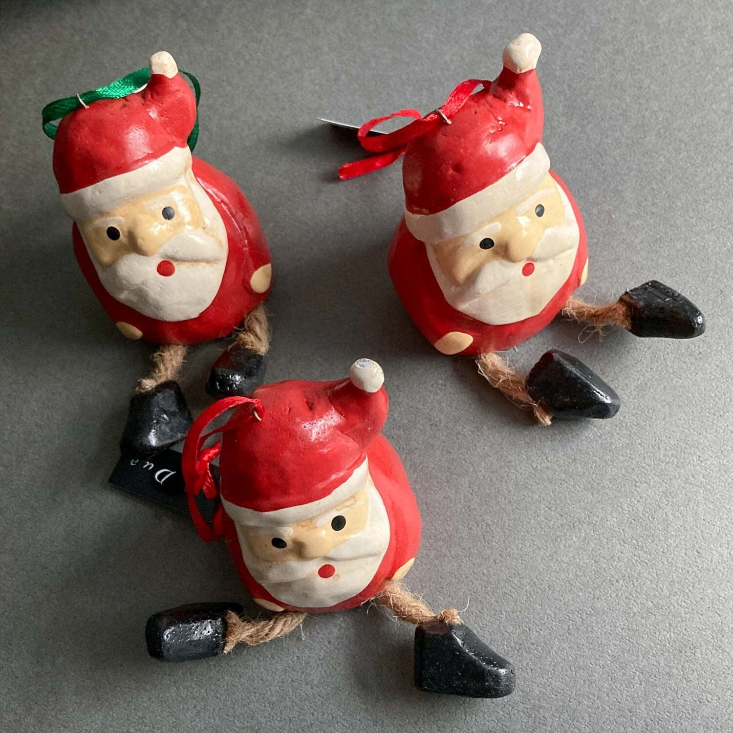 再入荷〉足ぶらぶらサンタのオーナメント | Dua-アクセサリーパーツ