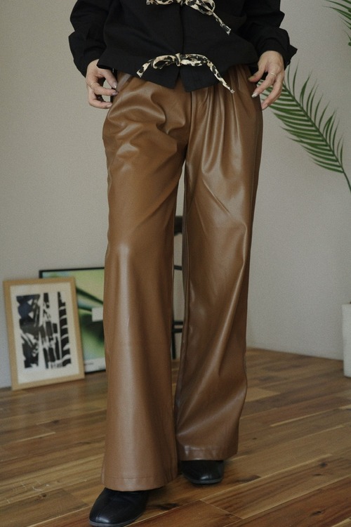レザータックベルトパンツ/ブラウン